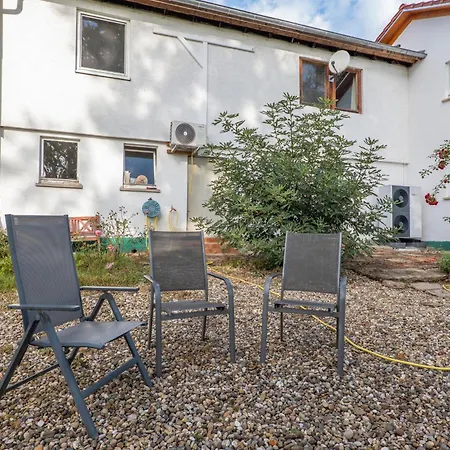 Haus Im Gruenen Holiday home Schwaigern