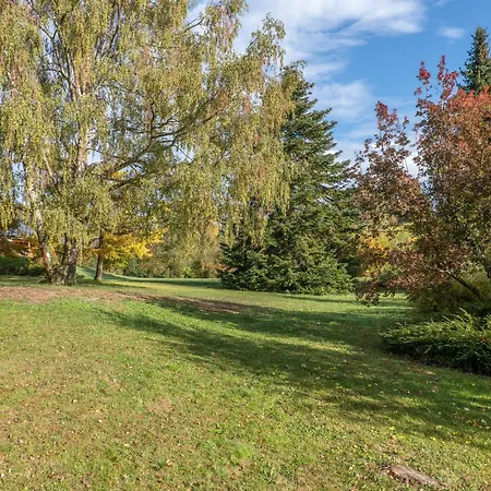 Haus Im Gruenen Holiday home Schwaigern
